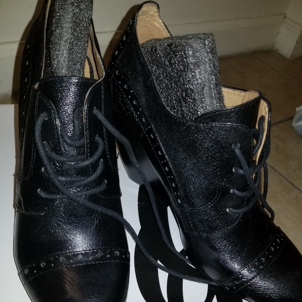 Nine West women's lace up shoe boot size 7.5